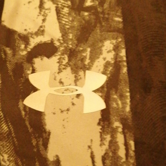 Under armour Combo t. Shirt and shorts - Picture 4 of 8